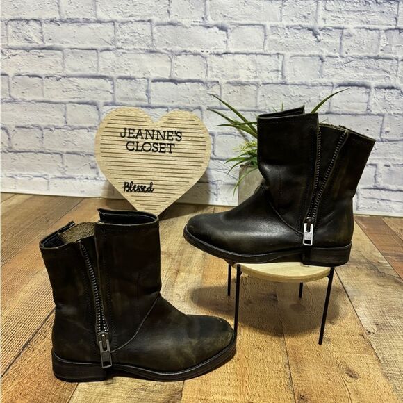 Hinge double zipper ankle boots distressed Anthropologie - Picture 2 of 12